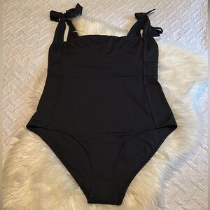 New! Une Piece Classic Square Neck One Piece with Removable Bows